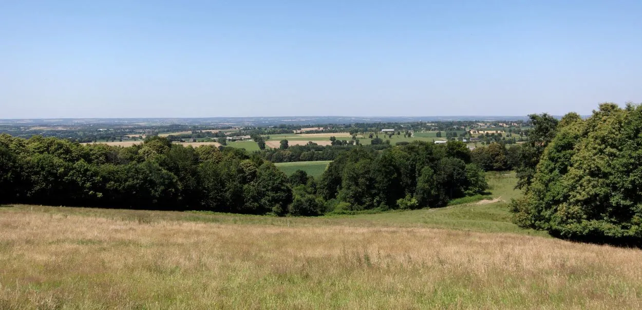 Vue vers le nord-est, depuis les Collines de Bécherel