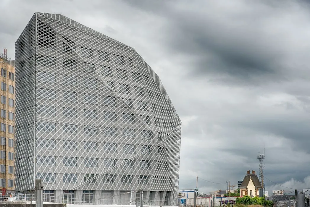 LA GARE DE RENNES OÙ LE PASSÉ PERCUTE L'AVENIR